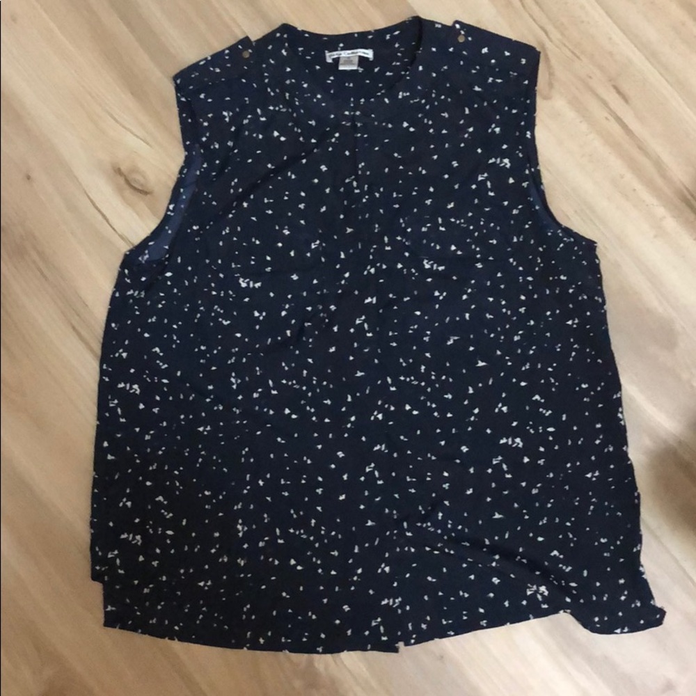 Sleeve less top
